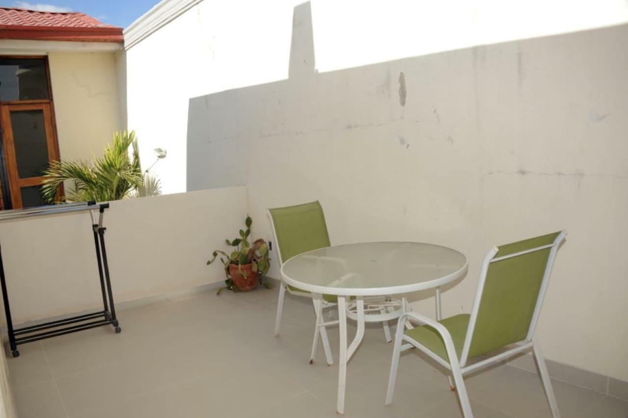 Apartamentos Casa Amarilla Granada Exteriör bild